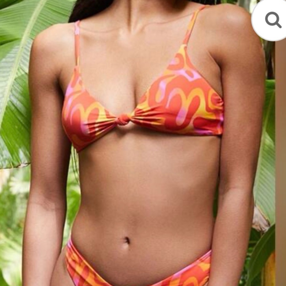 Dippin Daisys Zen bikini top in Stargazer/Red